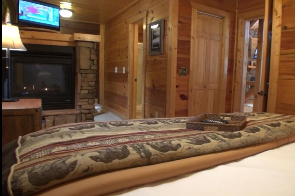 Down By The Water By Eden Crest Vacation Chalet Sevierville