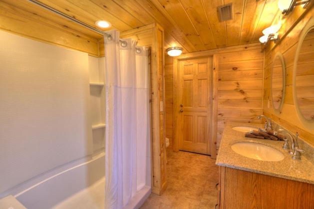 Chalet Down By The Water By Eden Crest Vacation Sevierville